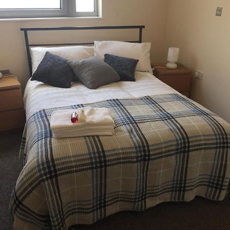 Sky Night Serviced Apartments Кардифф Экстерьер фото