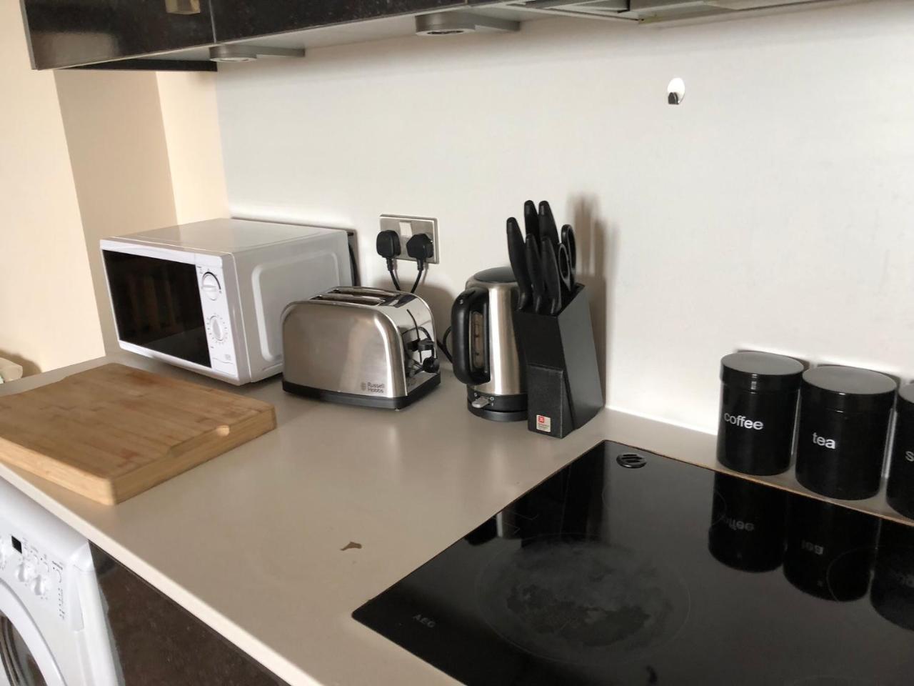 Sky Night Serviced Apartments Кардифф Экстерьер фото